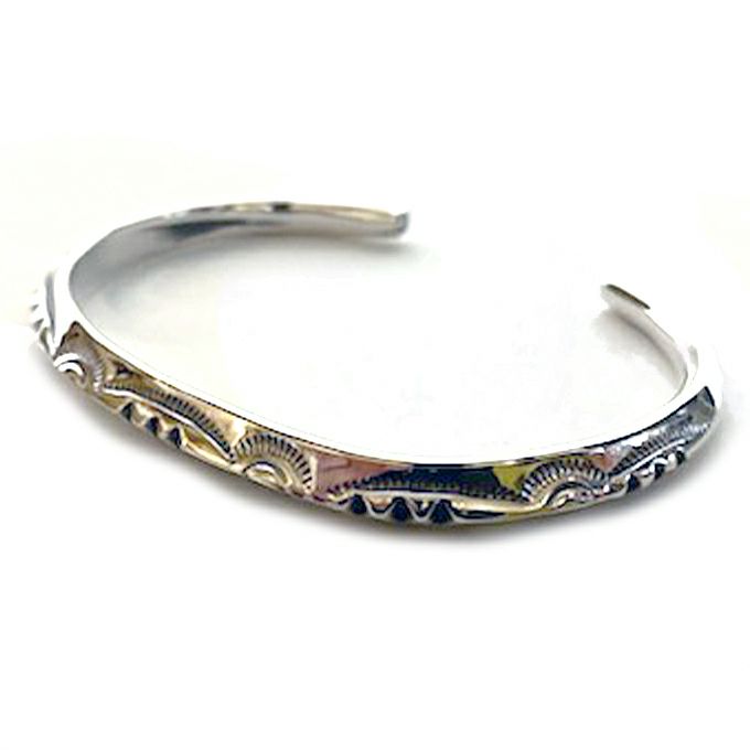 LARRY SMITH WOMEN'S THIN TRIANGLE BRACELET LARRY SMITH WOMEN'S THIN TRIANGLE BRACELET