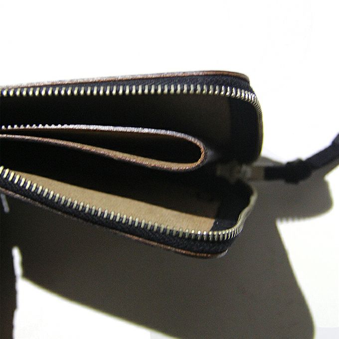 LARRY SMITH EMBOSSED L ZIPPER WALLET 