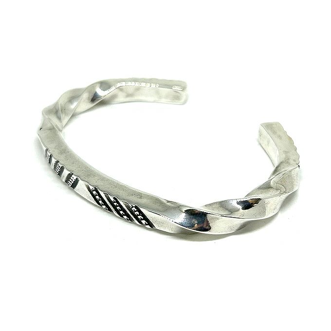 LARRY SMITH SQUARE WIRE TWISTED BRACELET 